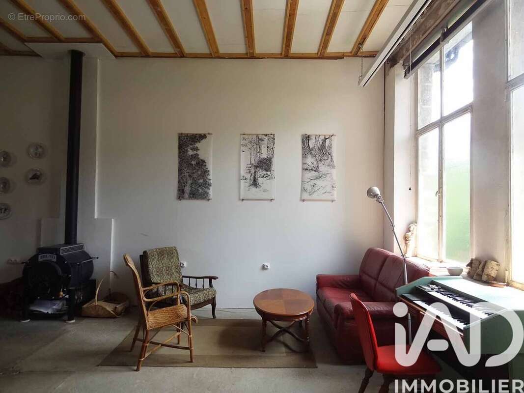 Maison 434 m² à Saint-Martin-De-Valamas  - photo 3