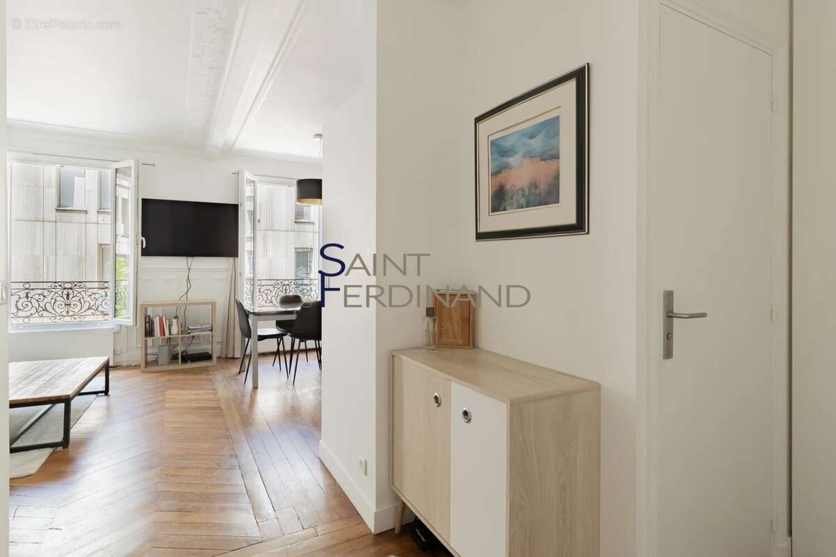 Appartement à NEUILLY-SUR-SEINE