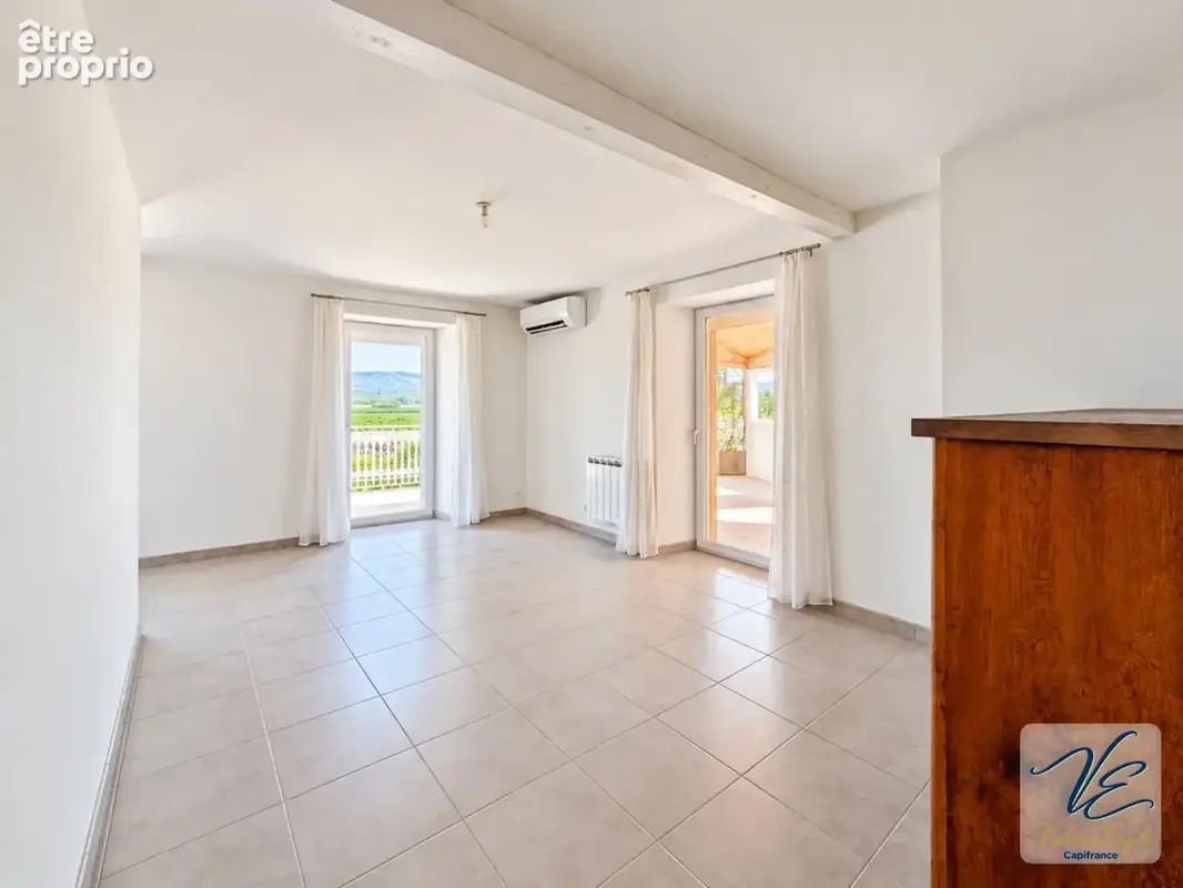 Maison de caractère – 6 chambres, ascenseur, terrasse et vue sur les vignes – villedaigne - photo 5