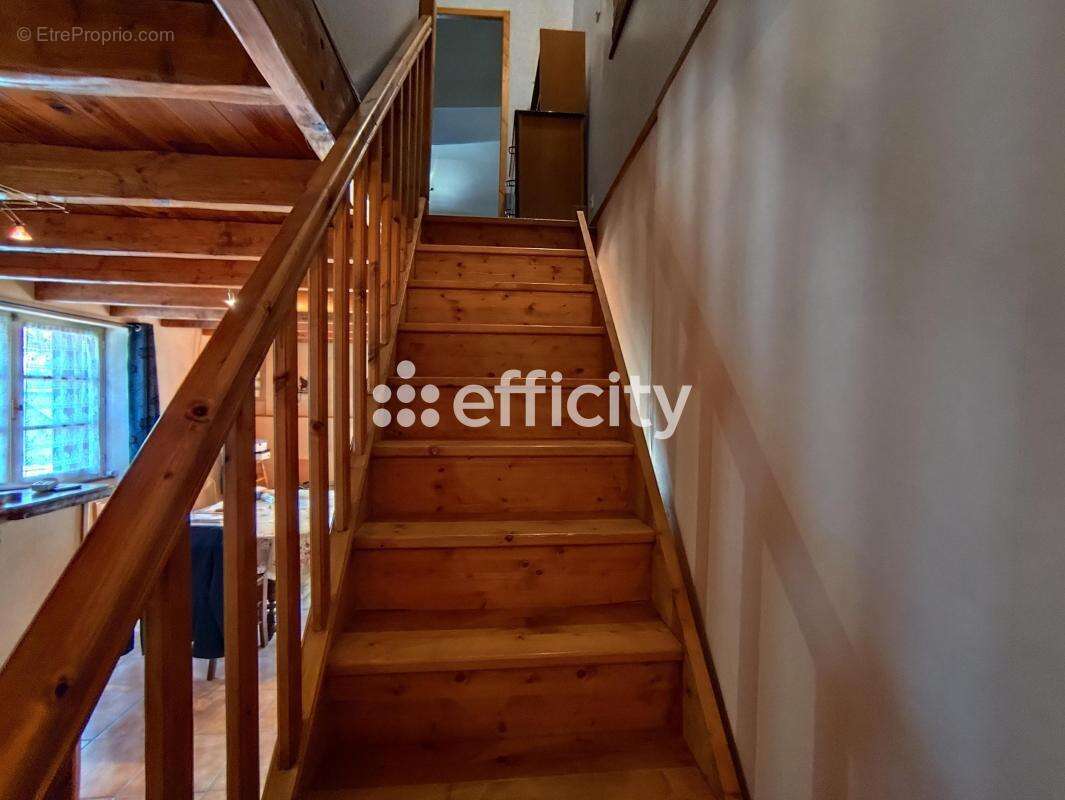 Maison à SAINT-DENIS-DU-PIN