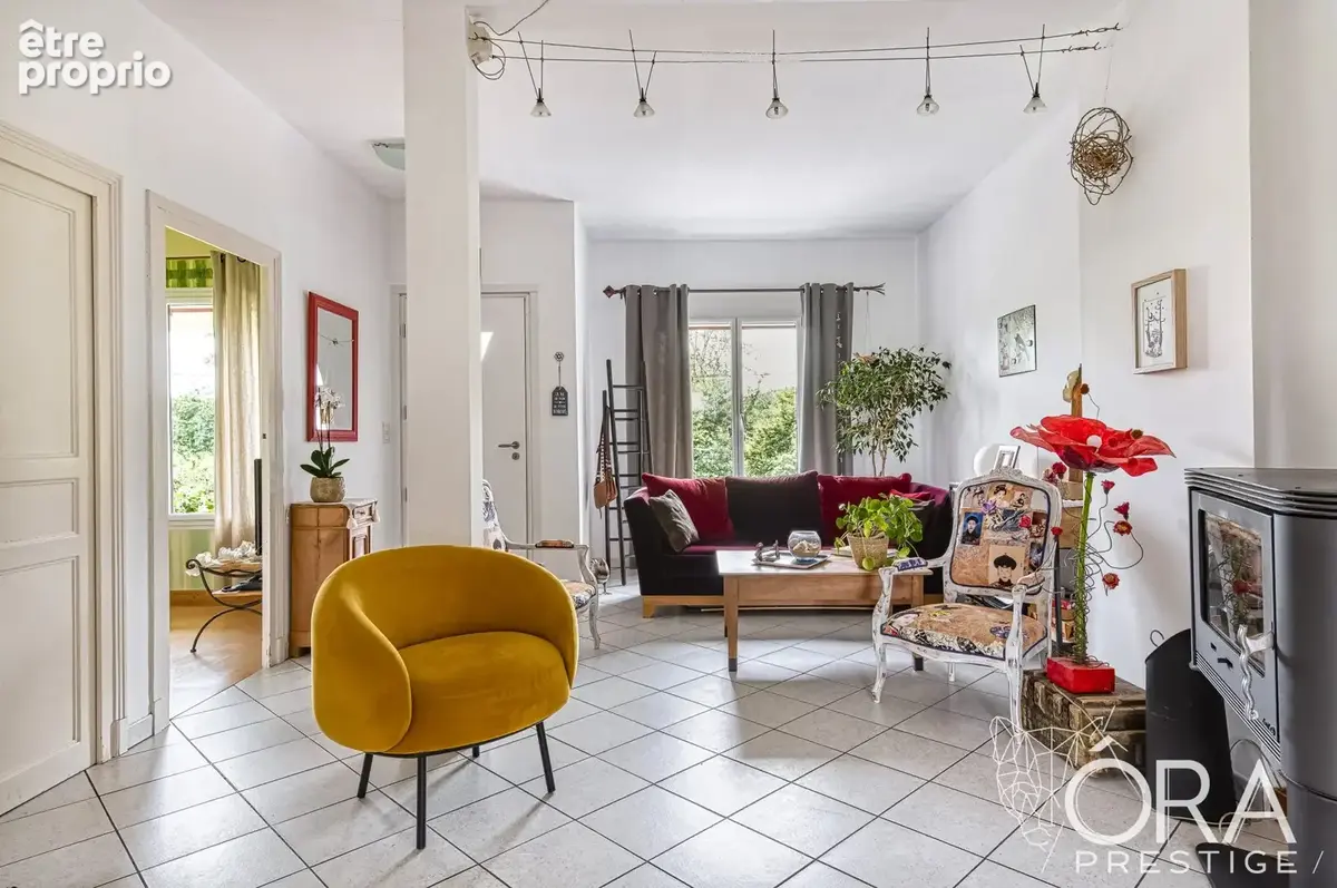 Maison 5 pièces 111 m² à vendre à Les Ponts-De-Ce (49130) - photo 2