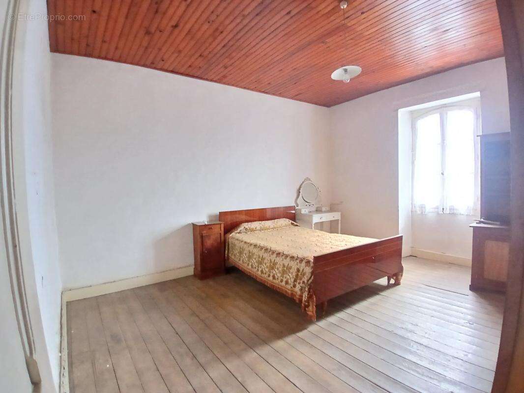 Maison à ROUMAZIERES-LOUBERT