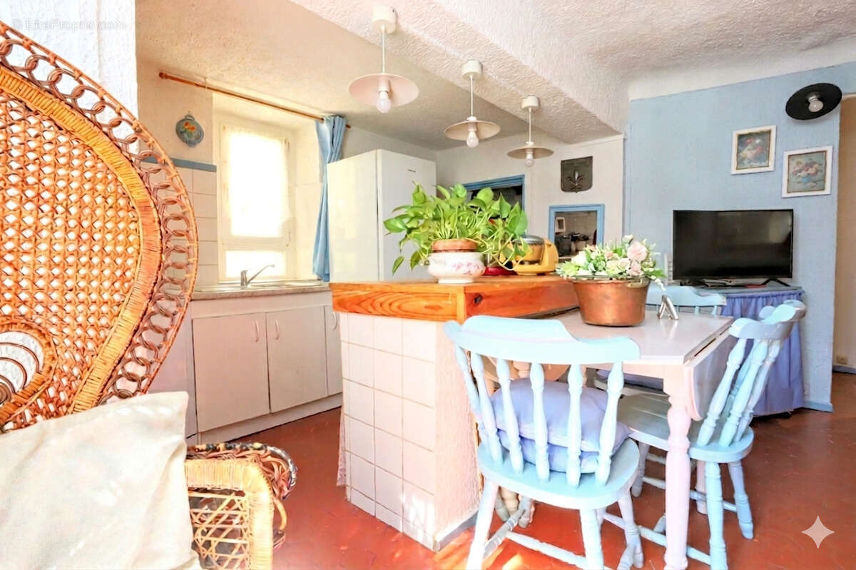 Maison à SOLLIES-TOUCAS