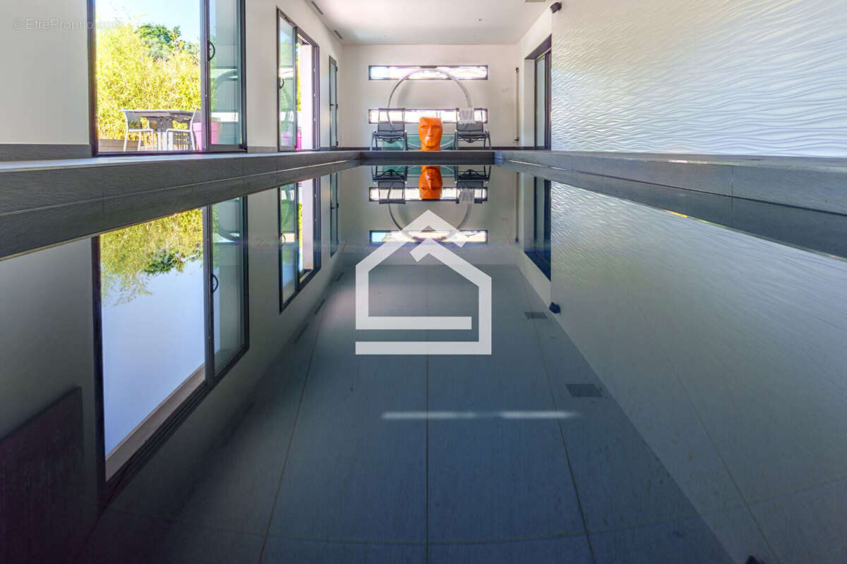 Maison à BLANQUEFORT