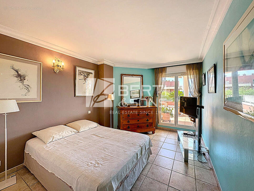 Appartement à MANDELIEU-LA-NAPOULE