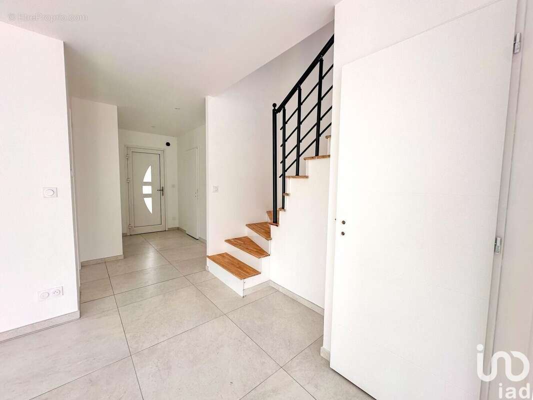 Photo 2 - Maison à ETERVILLE