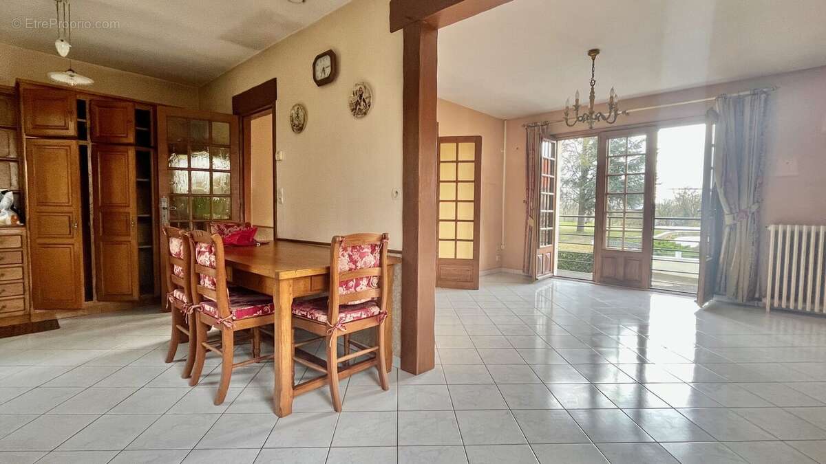 Maison à SAINT-COSME-EN-VAIRAIS