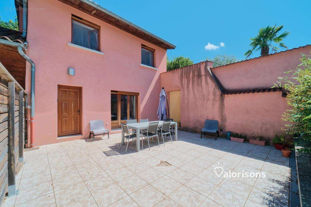 Maison 54 m² à Jons  - photo 2