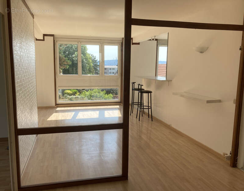 Appartement T3 à vendre ROUEN rive droite, surface habitable 75 m2 + cave + 2 places de parking - photo 7