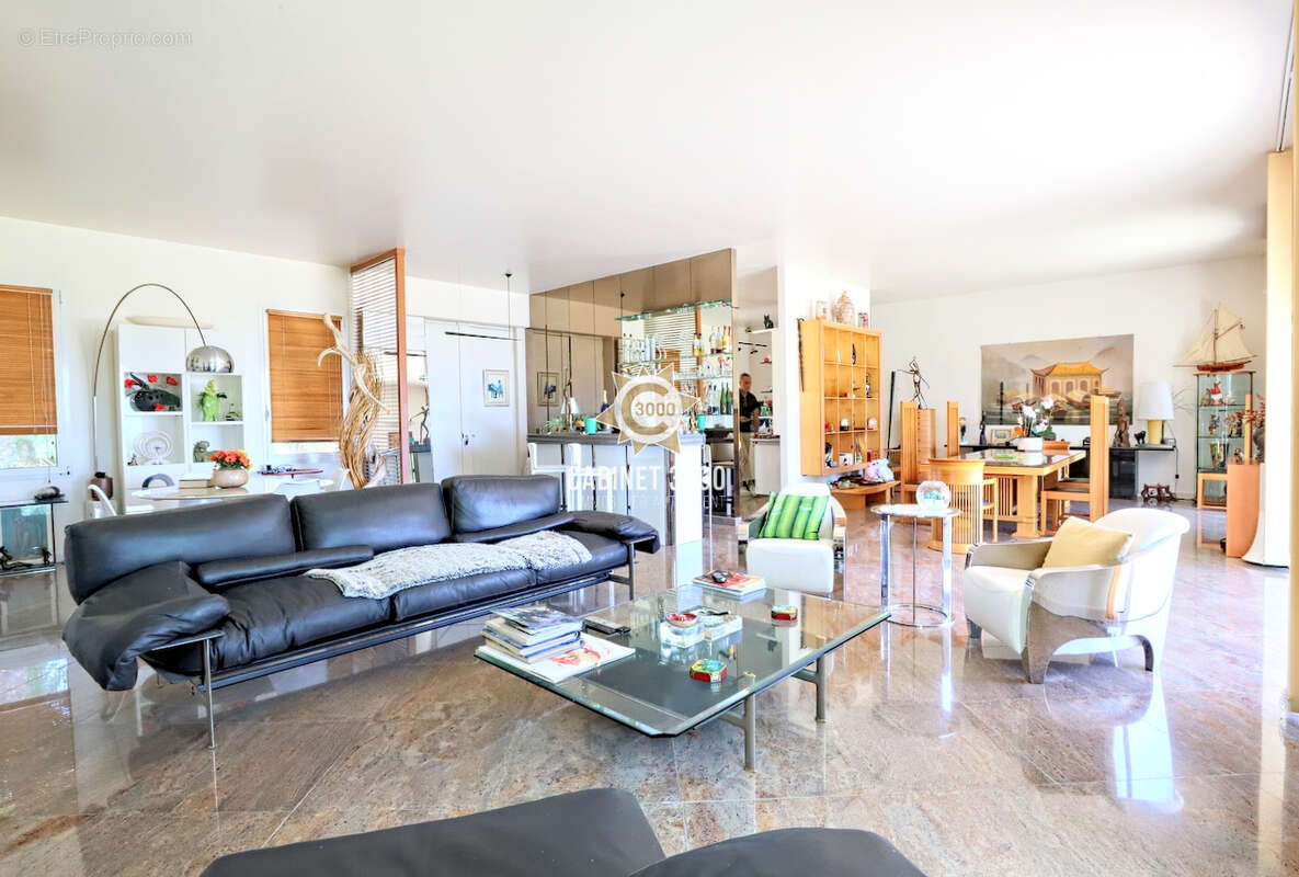 M2184 - SANARY SUR MER - Les Picotières - Maison T8 - Pisicne - Tennis - photo 8