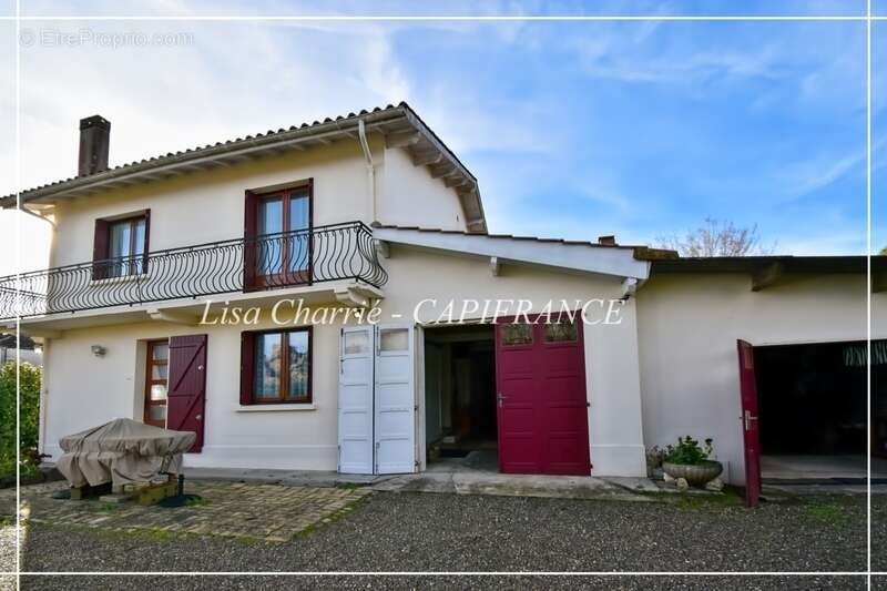 Maison à LE HOUGA