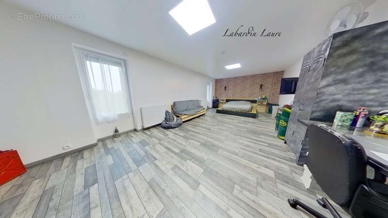 Maison avec surface habitable de 300m2 - pierre et poutre apparentes - 5 chambres - dépendances à CAUMONT-SUR-GARONNE (47) - photo 29