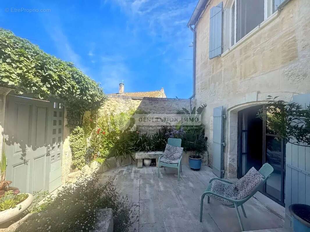 Maison ancienne rénovée T5 coeur de village de Fontvieille - photo 23