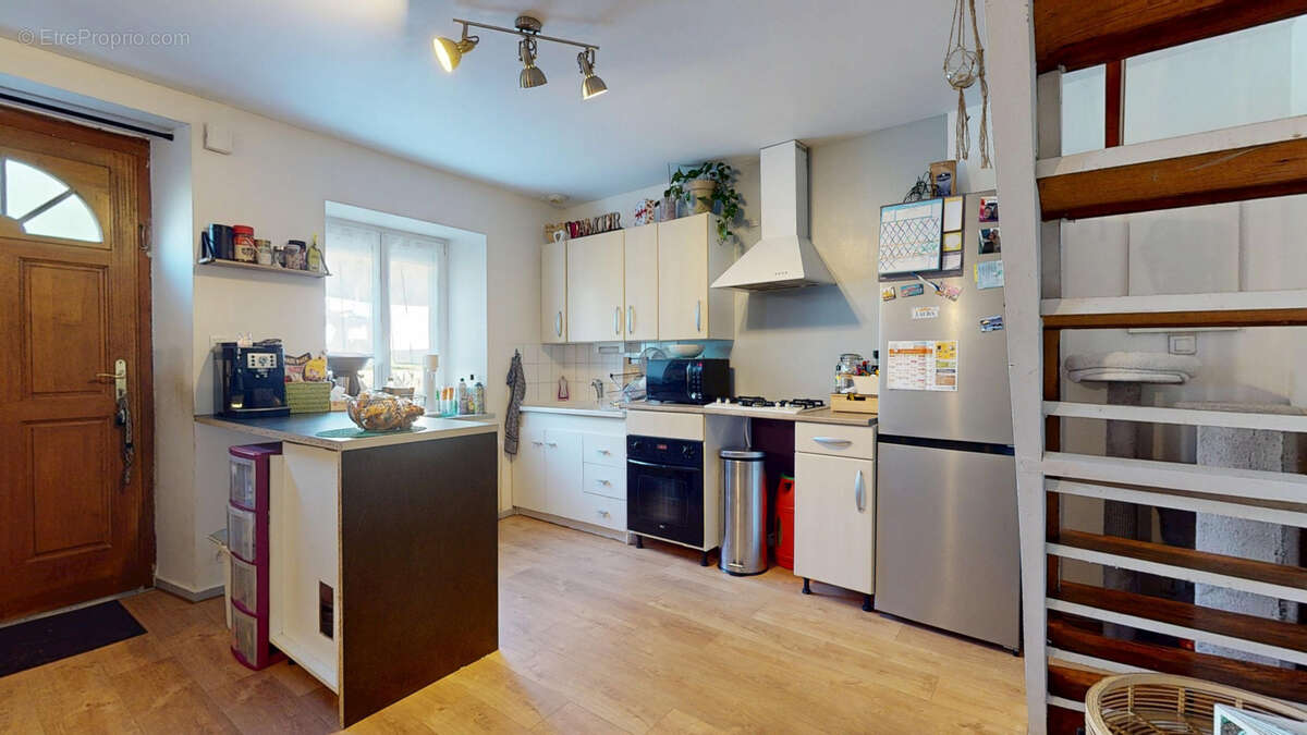Appartement à HYEVRE-PAROISSE