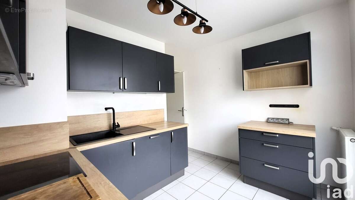 Photo 6 - Appartement à GENNEVILLIERS