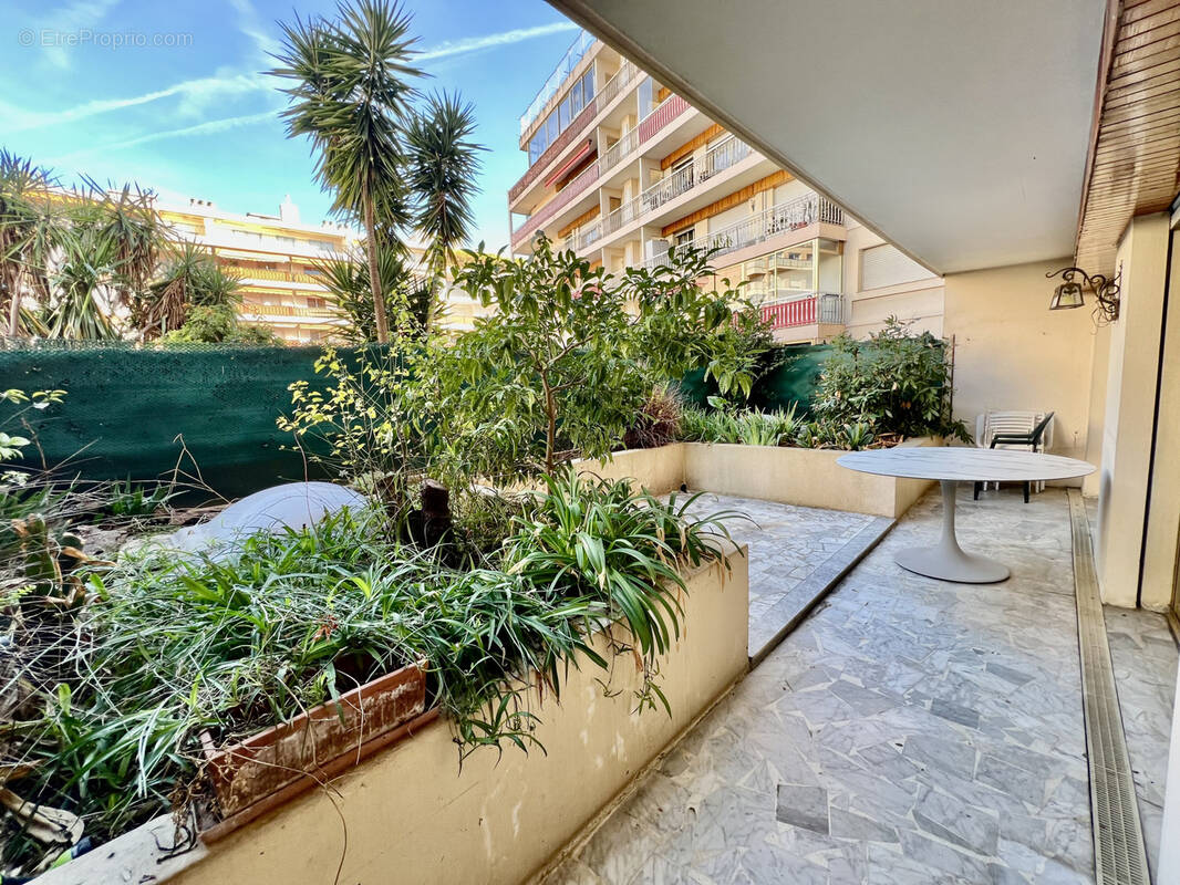 Appartement à LE CANNET