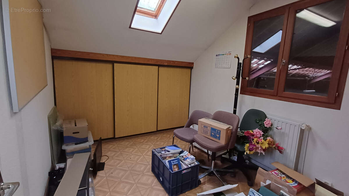 Commerce à DONNEMARIE-DONTILLY