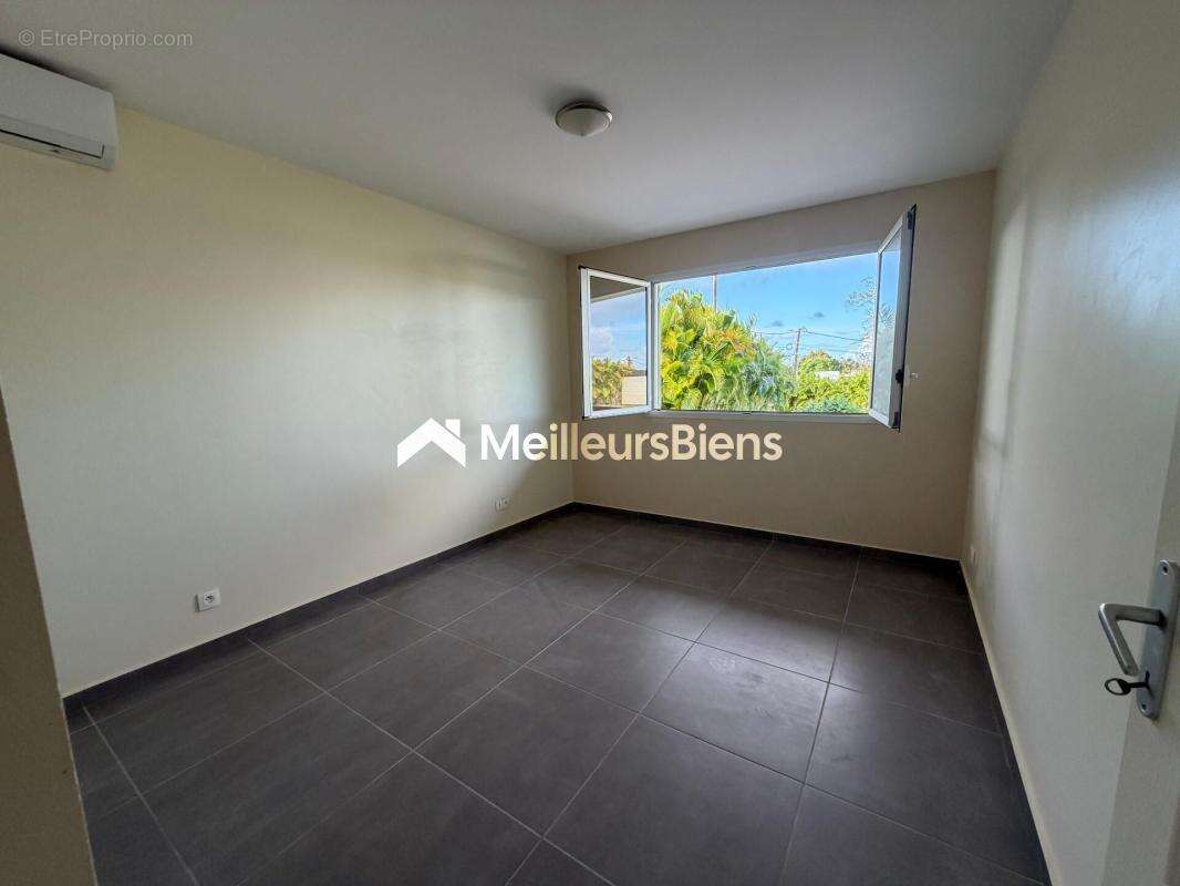 Maison à PETIT-BOURG