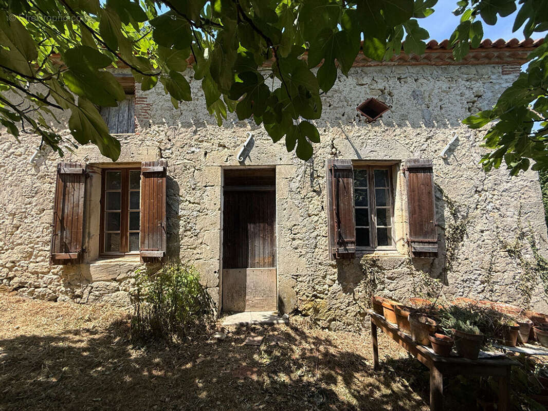 Maison en pierre à rénover - photo 8
