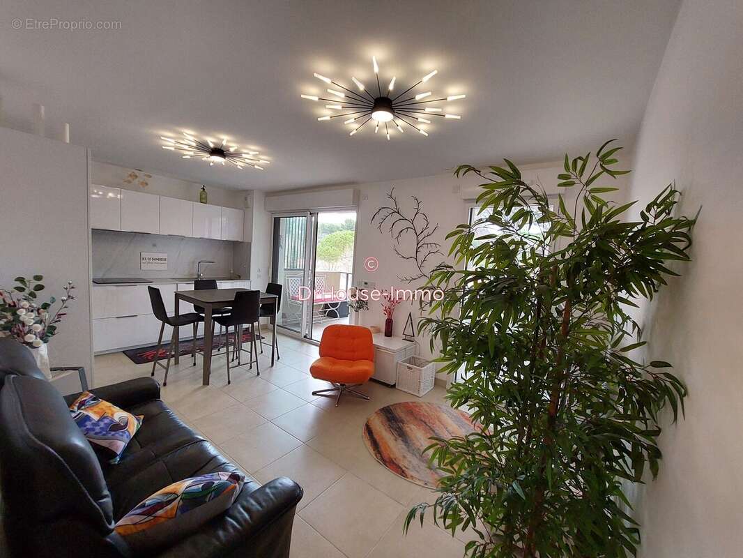 Appartement à CARRY-LE-ROUET