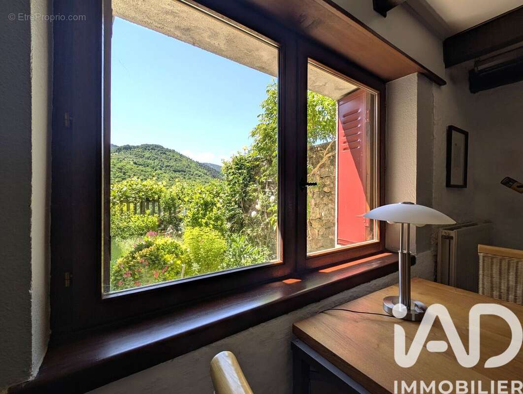 Maison 101 m² à Saint-Barthelemy-Le-Meil  - photo 7