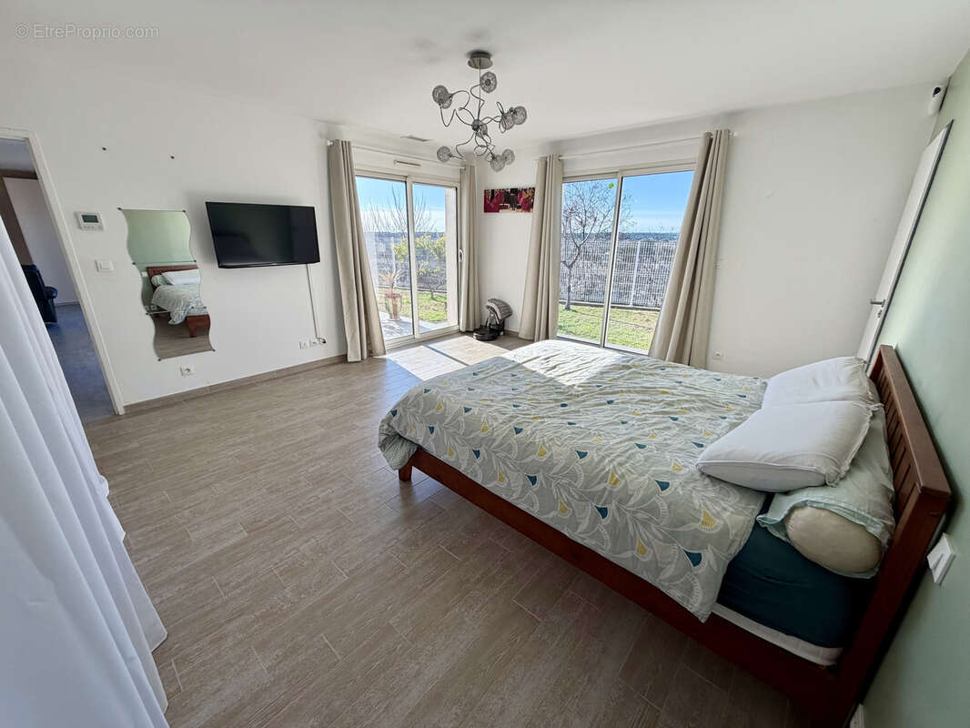 Maison à GALLARGUES-LE-MONTUEUX