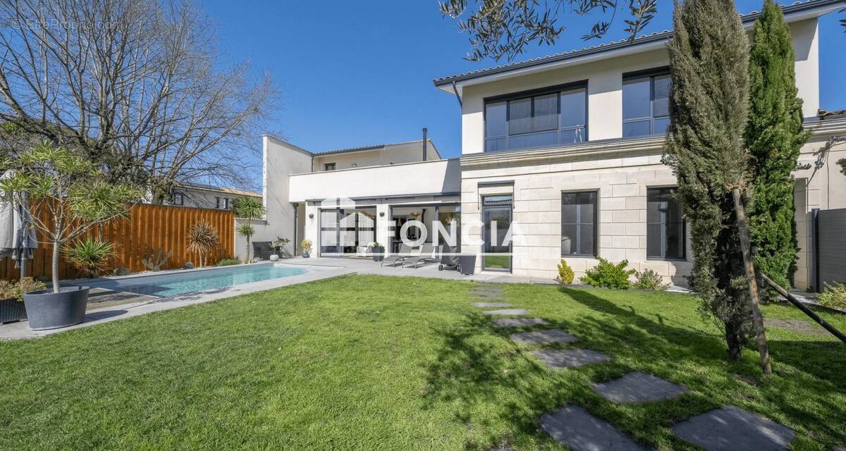 Maison à MERIGNAC