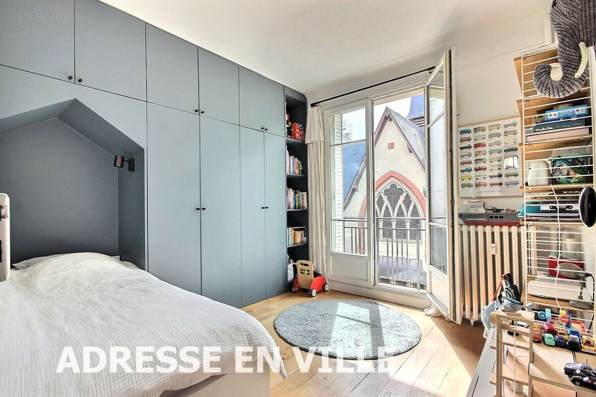 Appartement à LEVALLOIS-PERRET