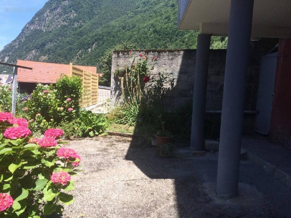 Maison à FEISSONS-SUR-ISERE