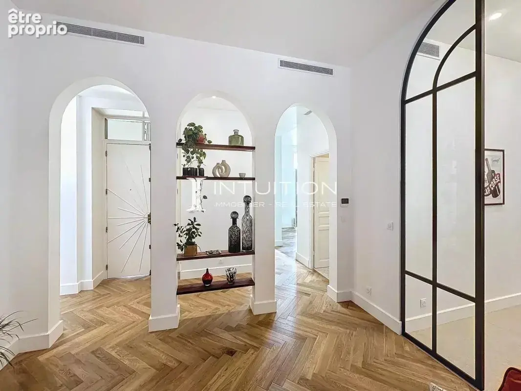 Antibes - Centre : Vaste appartement bourgeois avec terrasse - photo 8