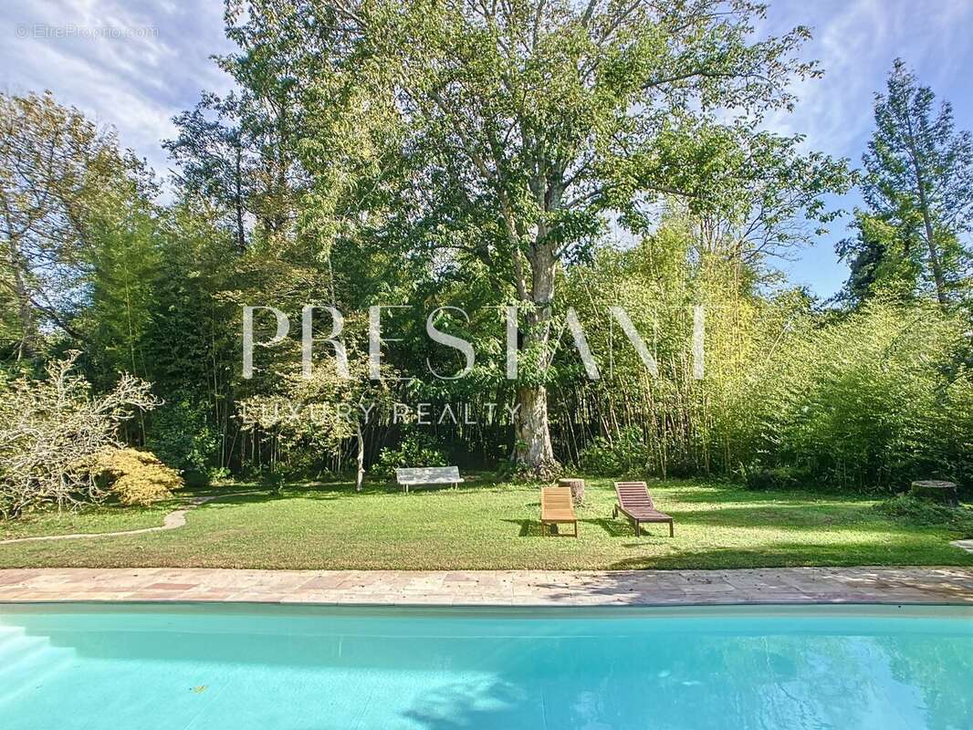 Maison à SAINT-LAURENT-DE-GOSSE