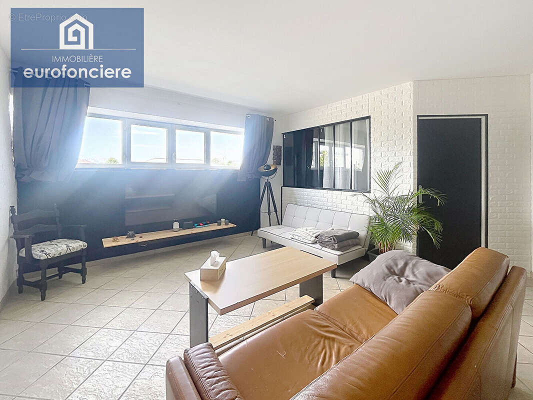Appartement à SAINT-JULIEN-LES-VILLAS