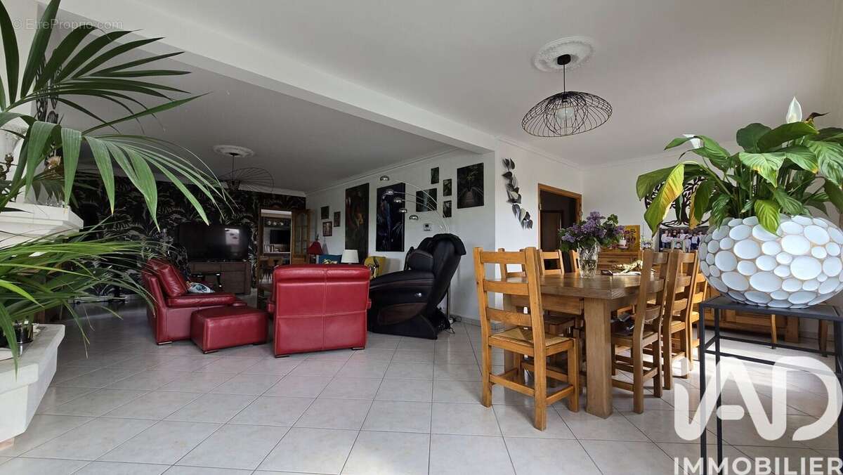 Maison 345 m² à Bassuet  - photo 3