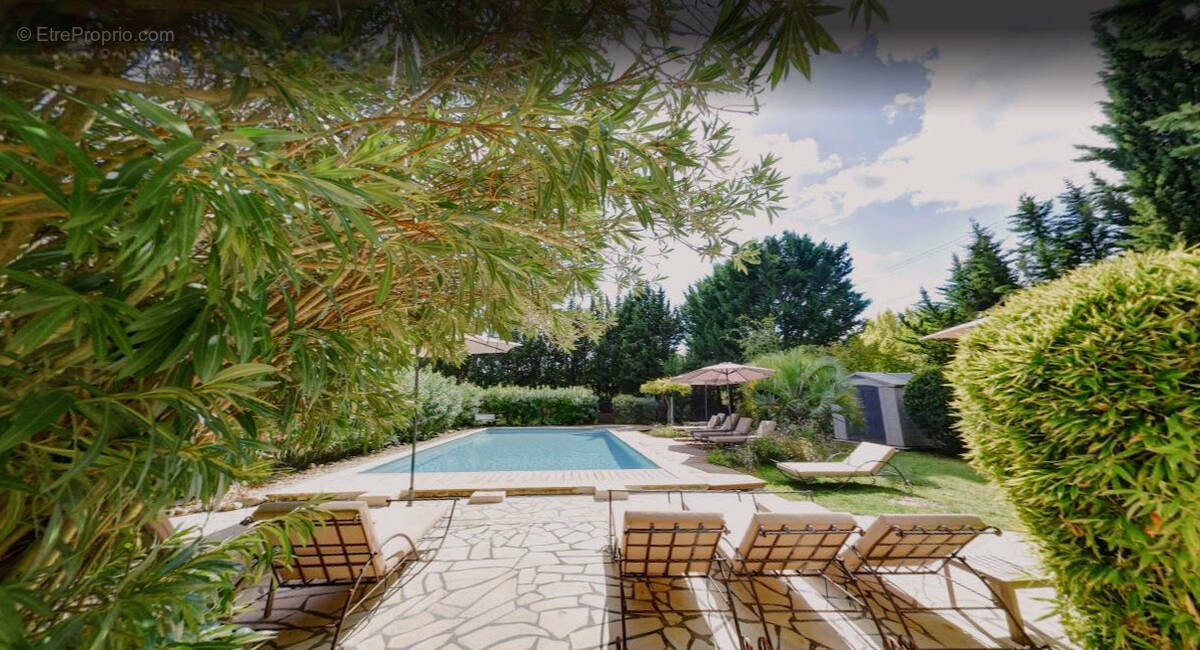 Maison à FONTAINE-DE-VAUCLUSE