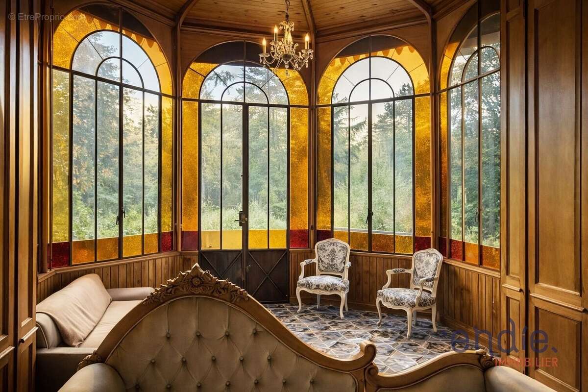 Maison à SAINT-JULIEN-MOLIN-MOLETTE