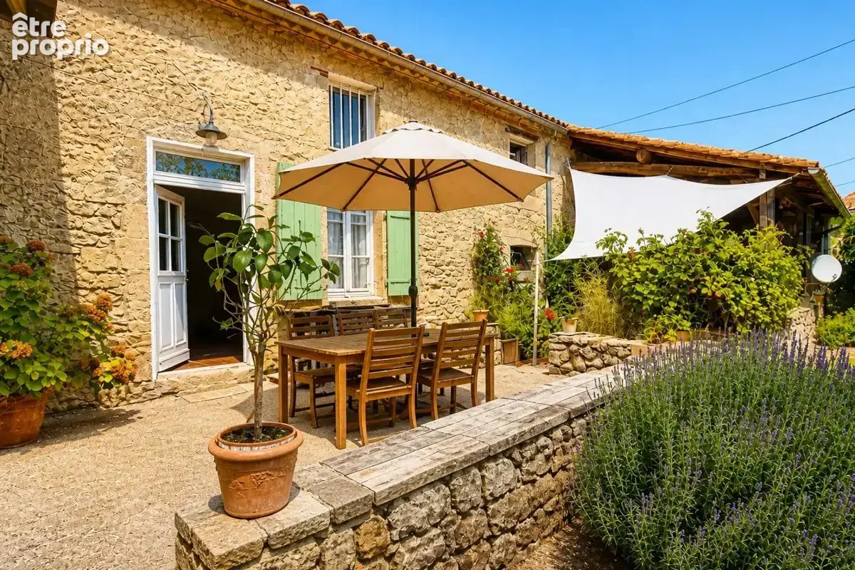Ensemble immobilier de caractère de 290 m2 avec Gîte - Noaillan - photo 13