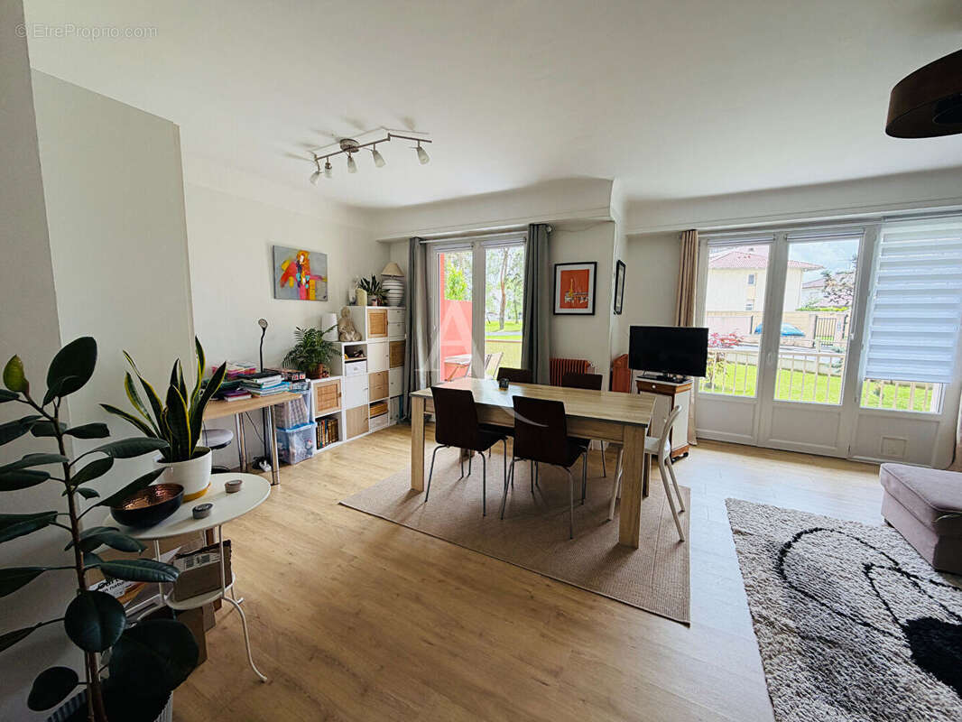 Pau Quartier Saint-Dominique / Appartement T3 lumineux avec cave et garage possible - photo 2