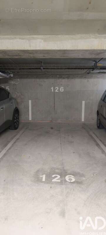 Photo 2 - Parking à LA ROCHELLE