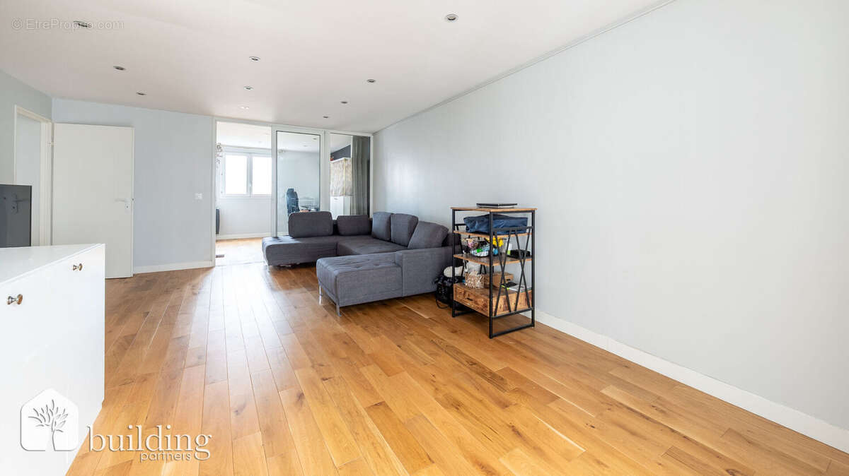 Courbevoie Hôtel de Ville - Appartement 4 pièces de 81.09 m² et un balcon de 5.17 m² - photo 11