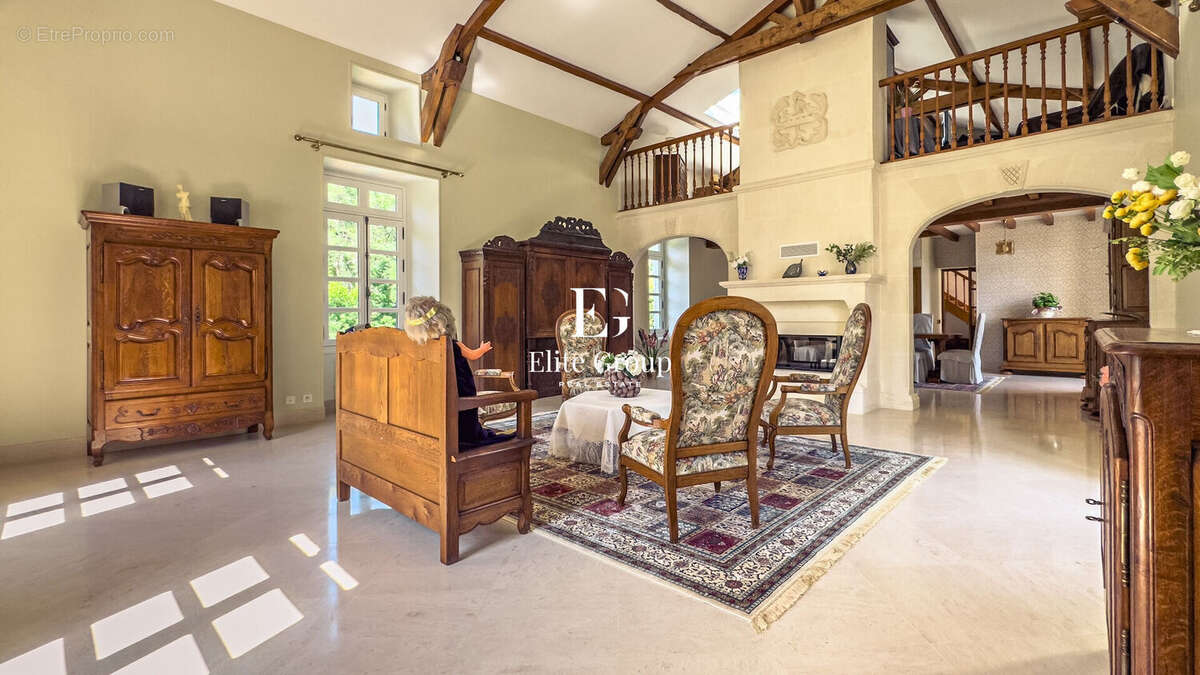 A vendre magnifique logis charentais proche de cognac - 410 m2 - 10 pièces - photo 7