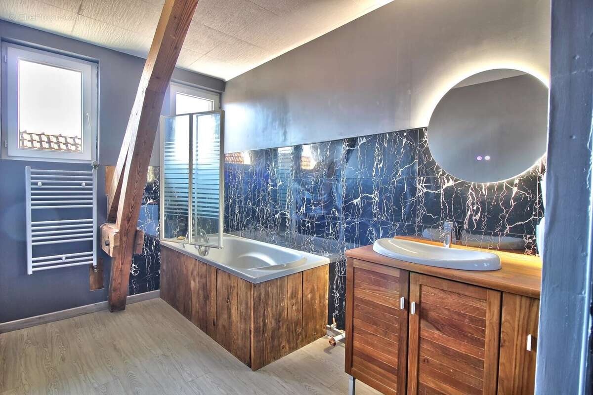 Maison à CHATELLENOT