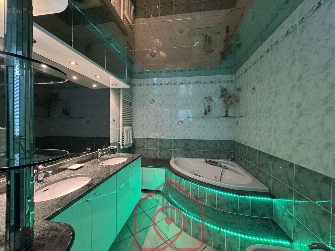 Maison à PUGET-SUR-ARGENS