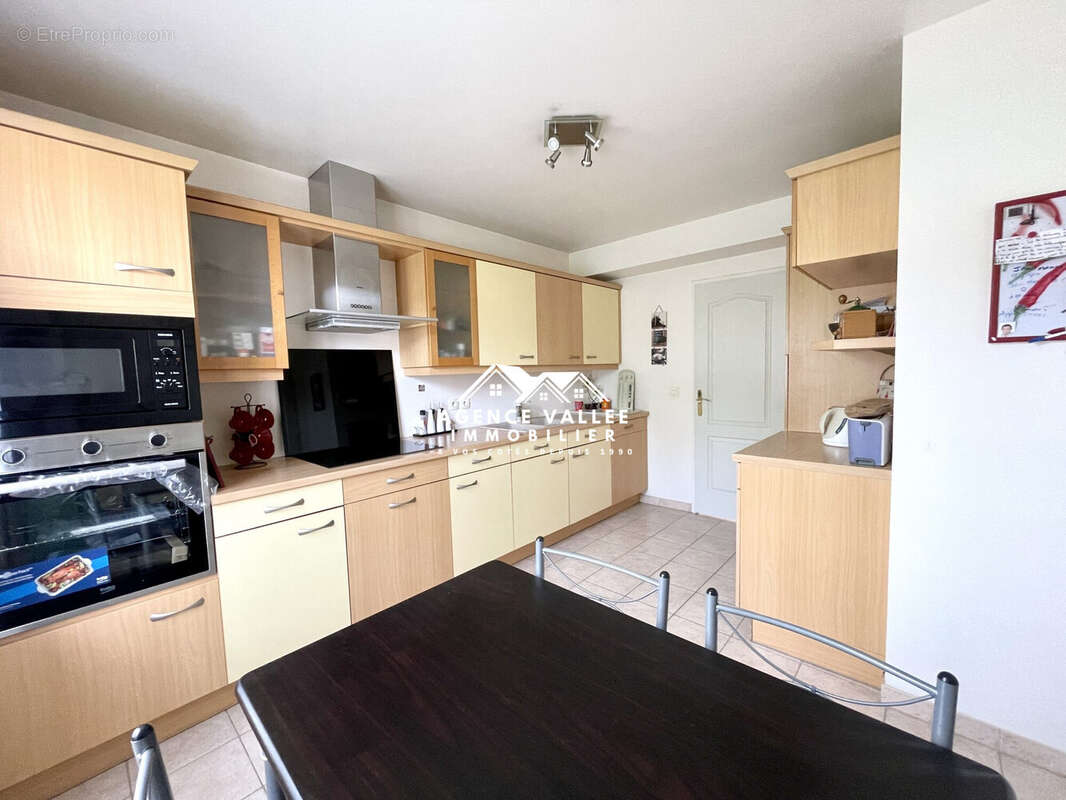 Maison à SAINT-PIERRE-DU-PERRAY