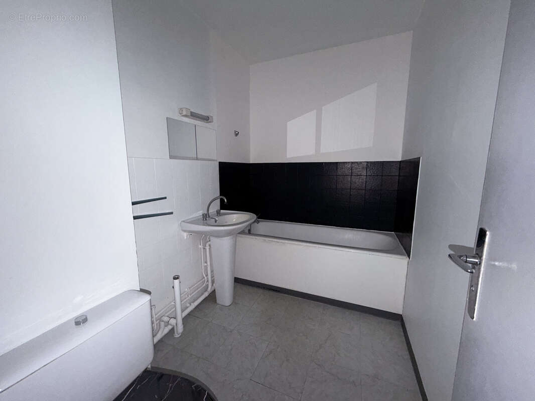 Appartement à COURBEVOIE