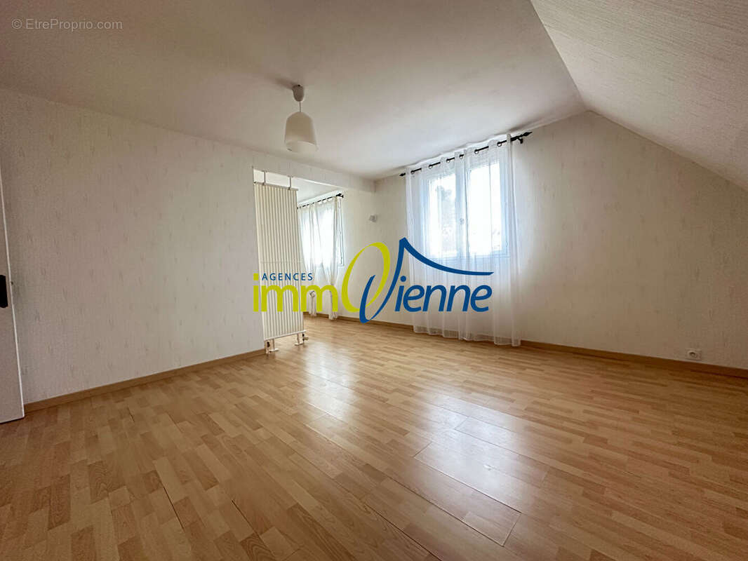 Maison à BUXEROLLES