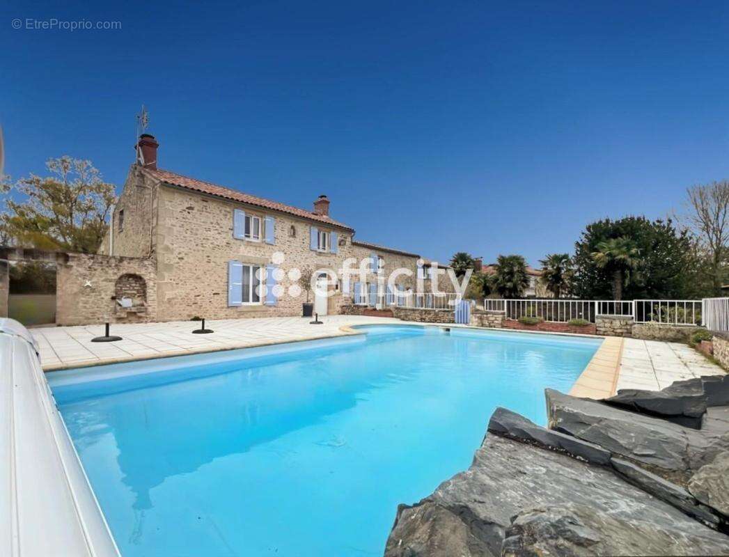 Maison à NIEUL-SUR-L&#039;AUTISE