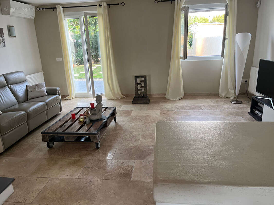 Maison à SAINT-MARTIN-DE-CRAU