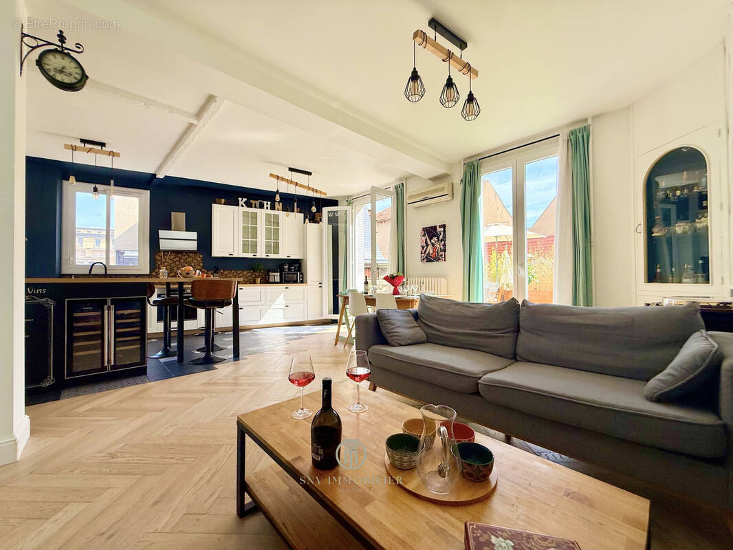 Appartement rénové avec terrasse et 3 chambres en plein centre-ville de Clermont-Ferrand - photo 3