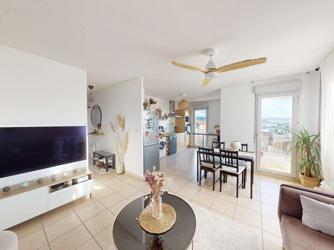 Appartement à SAINT-ETIENNE