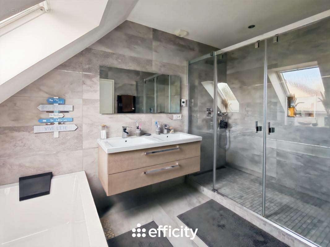 Maison à LA QUEUE-EN-BRIE